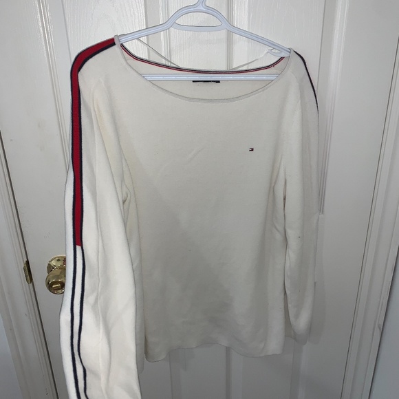 Vintage Tommy Hilfiger Crewneck - Picture 2 of 2